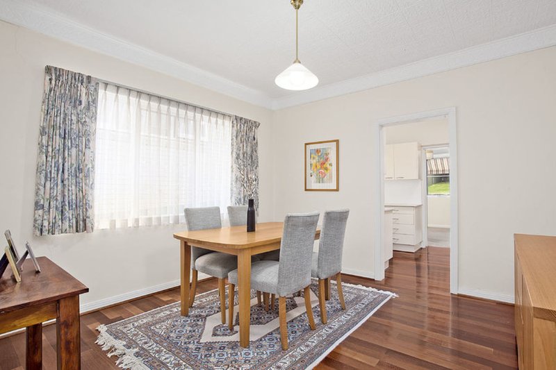 Photo - 19 Frenchs Forest Road, Seaforth NSW 2092 - Image 4