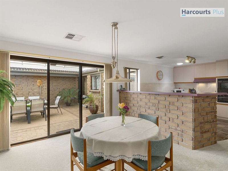 Photo - 19 Freya Avenue, Hallett Cove SA 5158 - Image 8