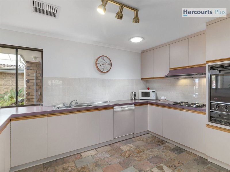 Photo - 19 Freya Avenue, Hallett Cove SA 5158 - Image 10