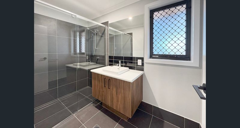 Photo - 19 Frontier Drive, Ripley QLD 4306 - Image 2