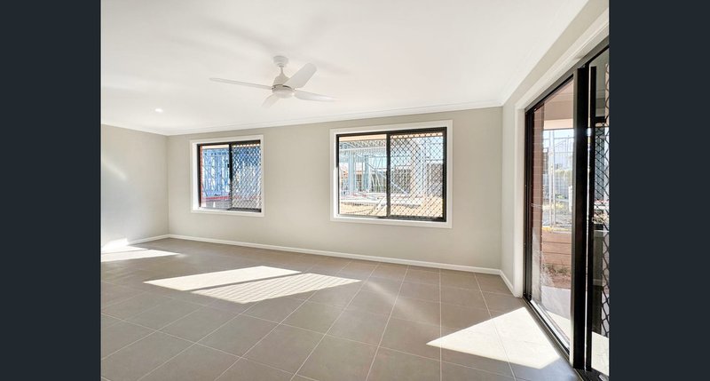 Photo - 19 Frontier Drive, Ripley QLD 4306 - Image 5