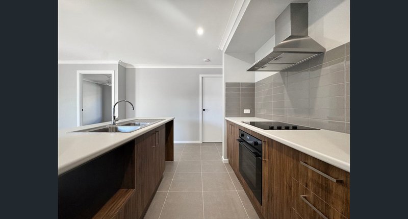 Photo - 19 Frontier Drive, Ripley QLD 4306 - Image 9