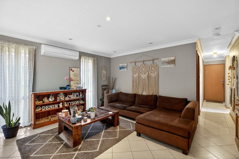 Photo - 1/9 Fuchsia Crescent, Macquarie Fields NSW 2564 - Image 5