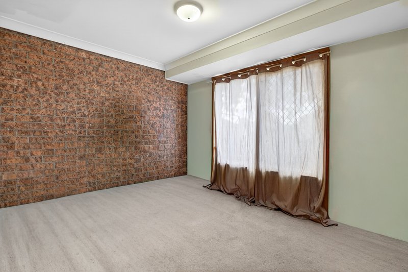 Photo - 1/9 Fuchsia Crescent, Macquarie Fields NSW 2564 - Image 8