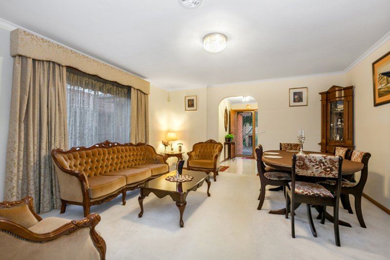 Photo - 19 Gallery Gate Road, Yallambie VIC 3085 - Image 3