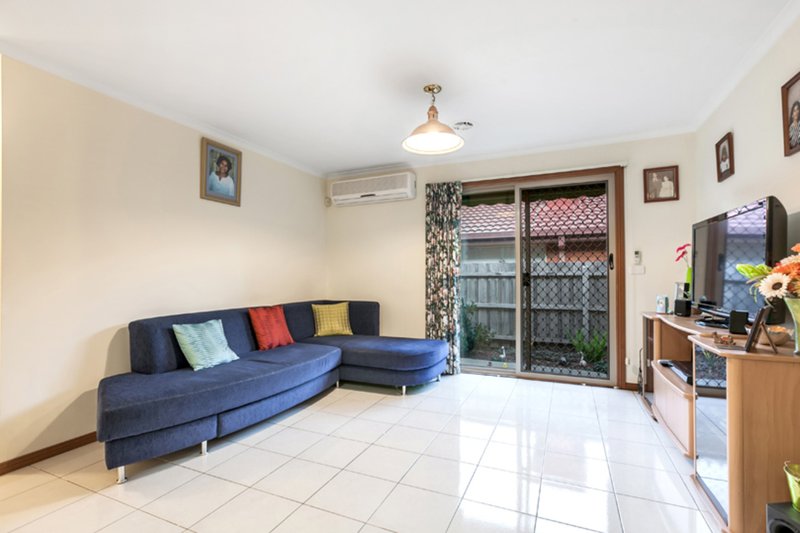 Photo - 19 Gallery Gate Road, Yallambie VIC 3085 - Image 4