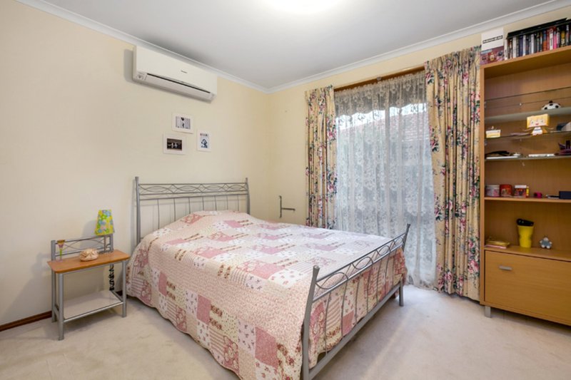 Photo - 19 Gallery Gate Road, Yallambie VIC 3085 - Image 7