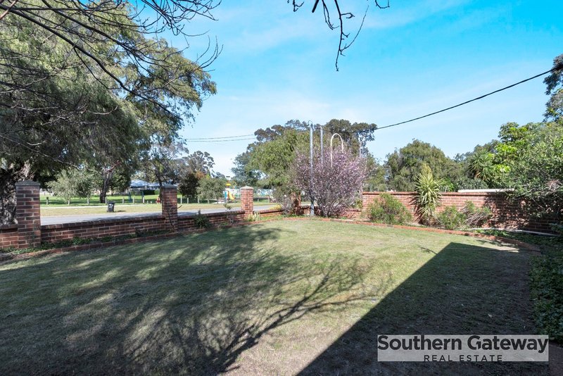 Photo - 19 Galliers Avenue, Armadale WA 6112 - Image 29