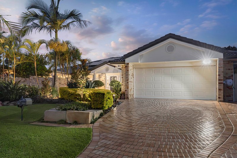 Photo - 19 Gamma Place, Bridgeman Downs QLD 4035 - Image 6