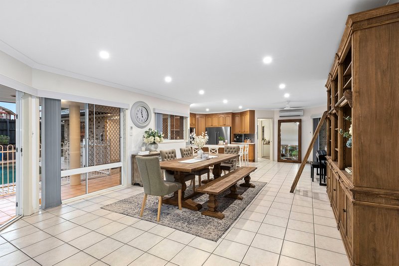 Photo - 19 Gamma Place, Bridgeman Downs QLD 4035 - Image 8