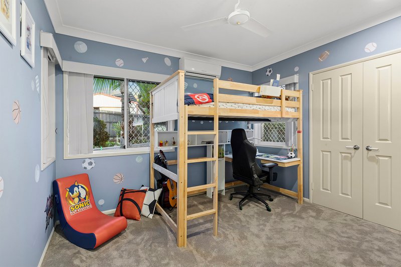 Photo - 19 Gamma Place, Bridgeman Downs QLD 4035 - Image 15
