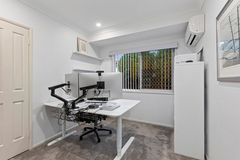 Photo - 19 Gamma Place, Bridgeman Downs QLD 4035 - Image 17