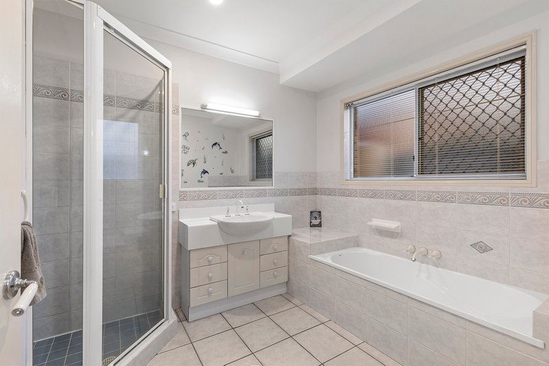Photo - 19 Gamma Place, Bridgeman Downs QLD 4035 - Image 18