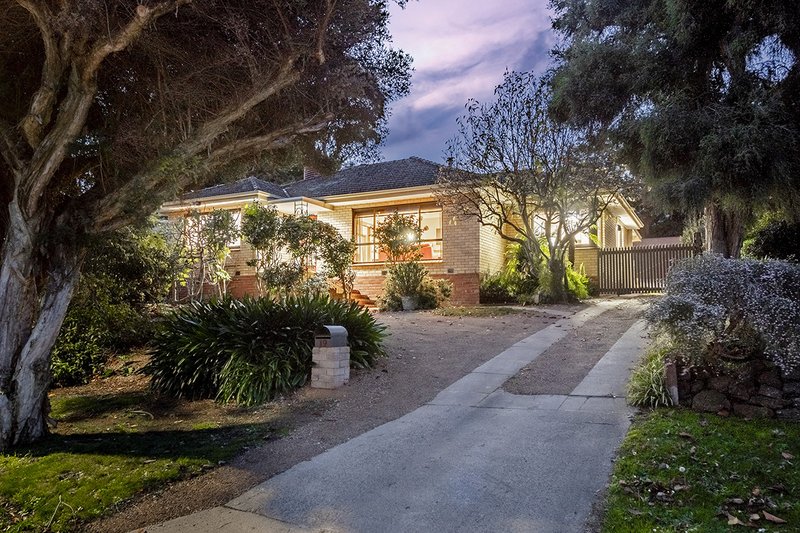 19 Gardenia Street, Pakenham VIC 3810