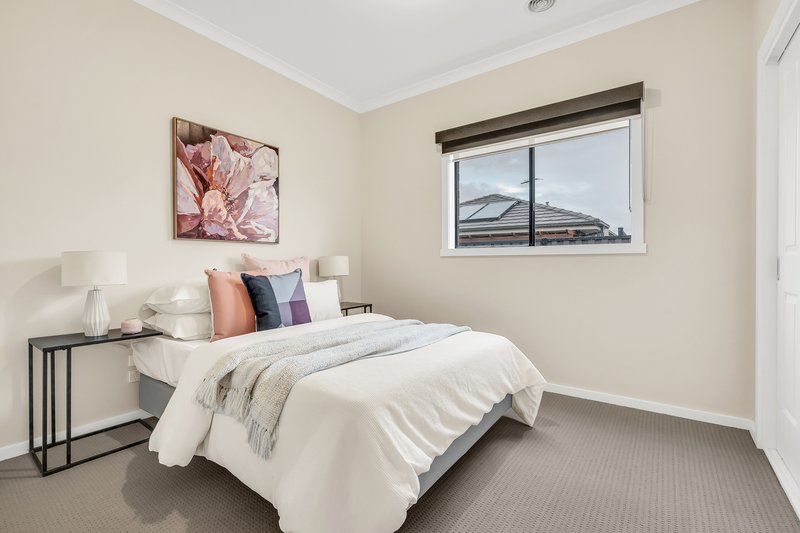 Photo - 19 Gateshead Street, Craigieburn VIC 3064 - Image 13