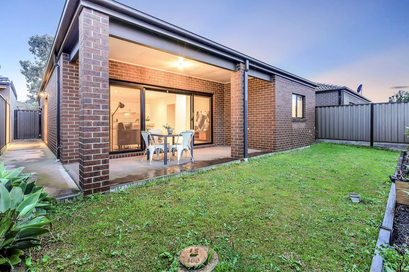 Photo - 19 Gateshead Street, Craigieburn VIC 3064 - Image 16