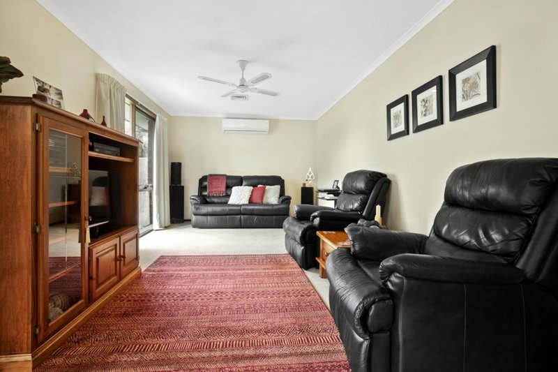 Photo - 19 Gaye Court, Hoppers Crossing VIC 3029 - Image 13