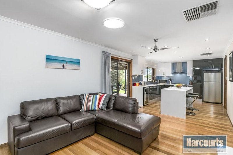 Photo - 19 Genoa Court, Hallett Cove SA 5158 - Image 5