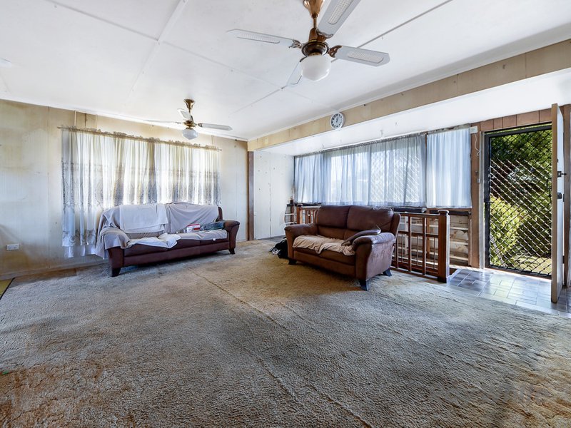 Photo - 19 Geraint Street, Bracken Ridge QLD 4017 - Image 3