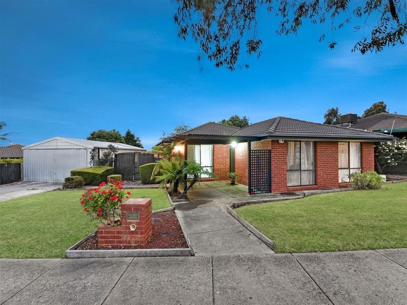 19 Geraldine Drive, Hampton Park VIC 3976