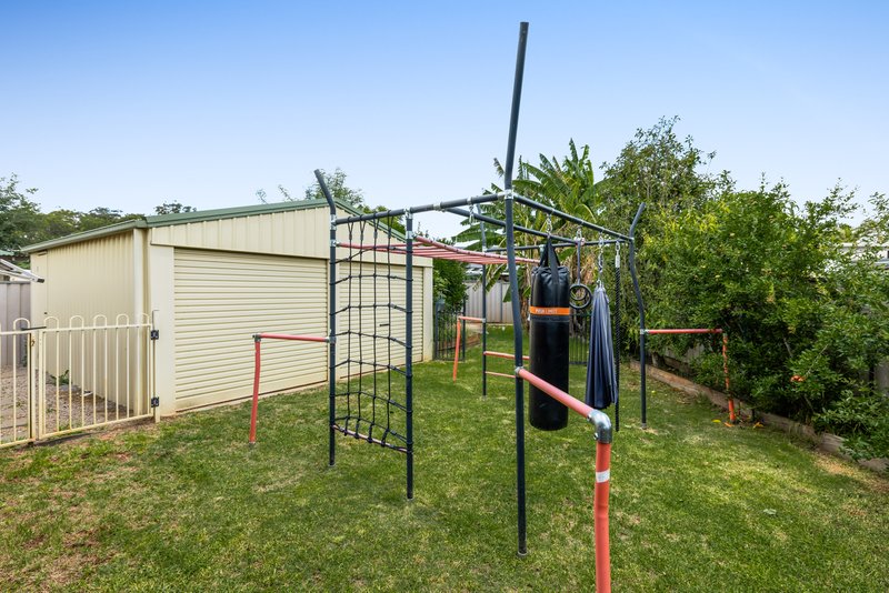 Photo - 19 Gerbera Court, Middle Ridge QLD 4350 - Image 2