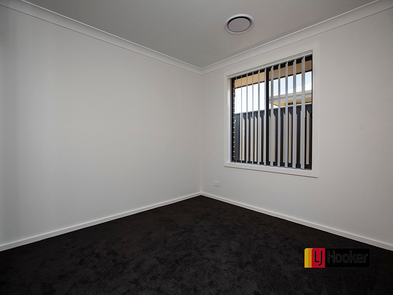 Photo - 19 Gilbert Drive, Westdale NSW 2340 - Image 9