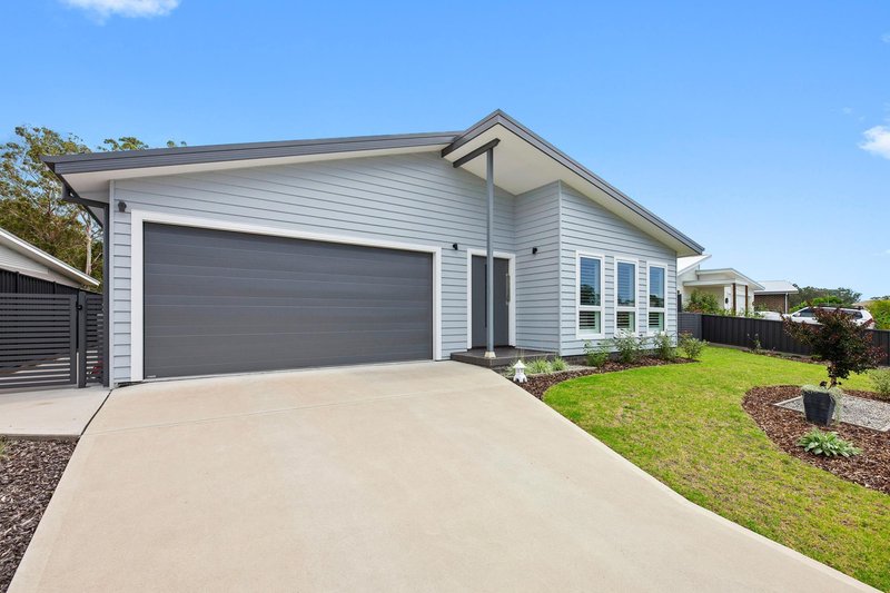 19 Gillan Grove, Broulee NSW 2537