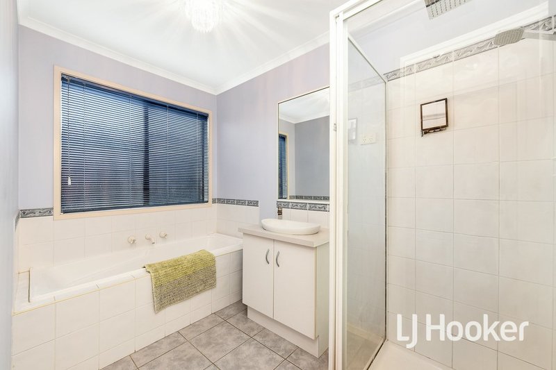 Photo - 19 Gillian Place, Pakenham VIC 3810 - Image 12