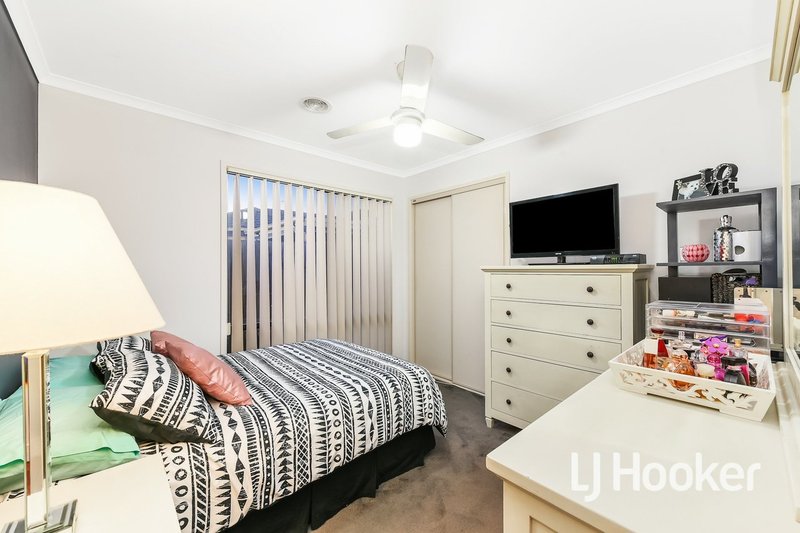 Photo - 19 Gillian Place, Pakenham VIC 3810 - Image 13