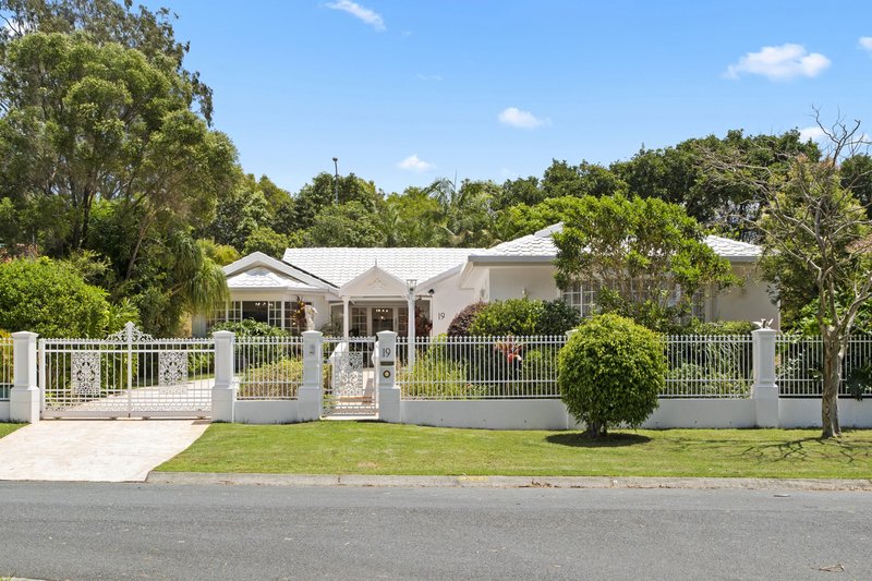 19 Glen Iris Place, Robina QLD 4226