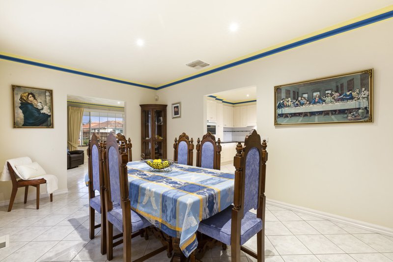 Photo - 19 Glenbrook Avenue, Clayton VIC 3168 - Image 5