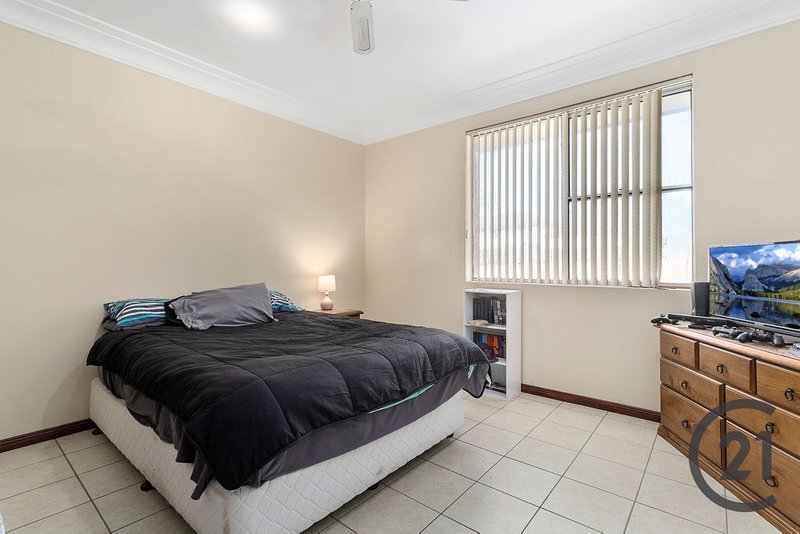 Photo - 19 Glenfield Road, Glenfield NSW 2167 - Image 5