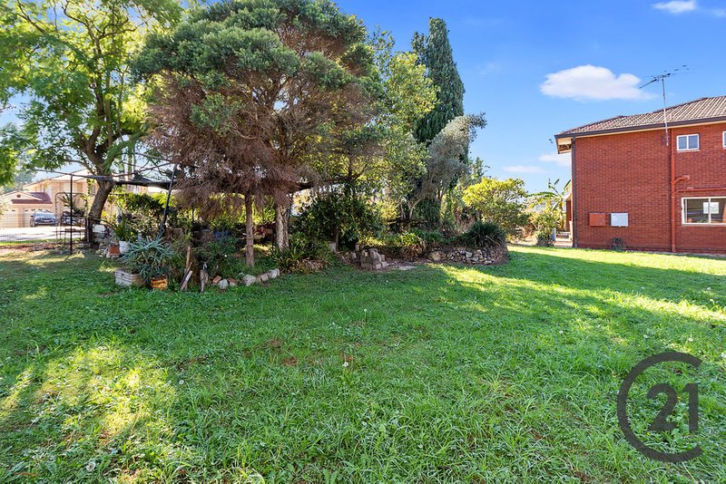 Photo - 19 Glenfield Road, Glenfield NSW 2167 - Image 9