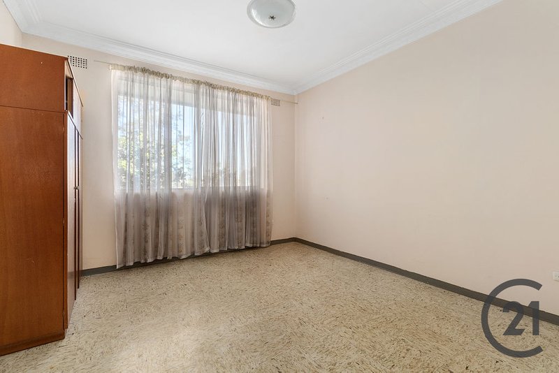 Photo - 19 Glenfield Road, Glenfield NSW 2167 - Image 19