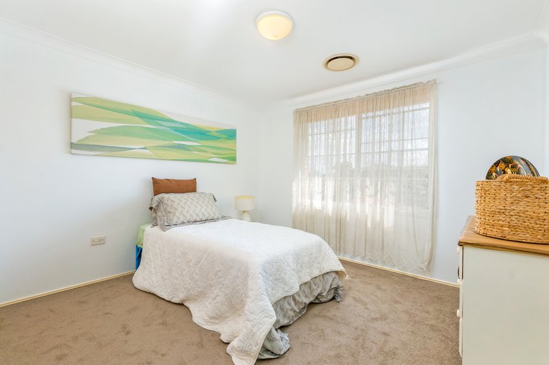 Photo - 19 Gordonia Grove, Baulkham Hills NSW 2153 - Image 5