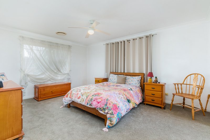 Photo - 19 Gordonia Grove, Baulkham Hills NSW 2153 - Image 6