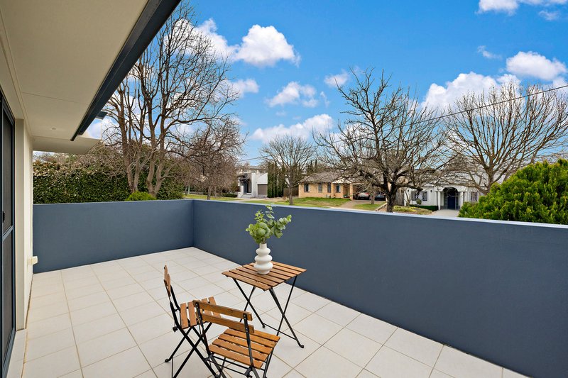 Photo - 19 Gormanston Crescent, Deakin ACT 2600 - Image 10