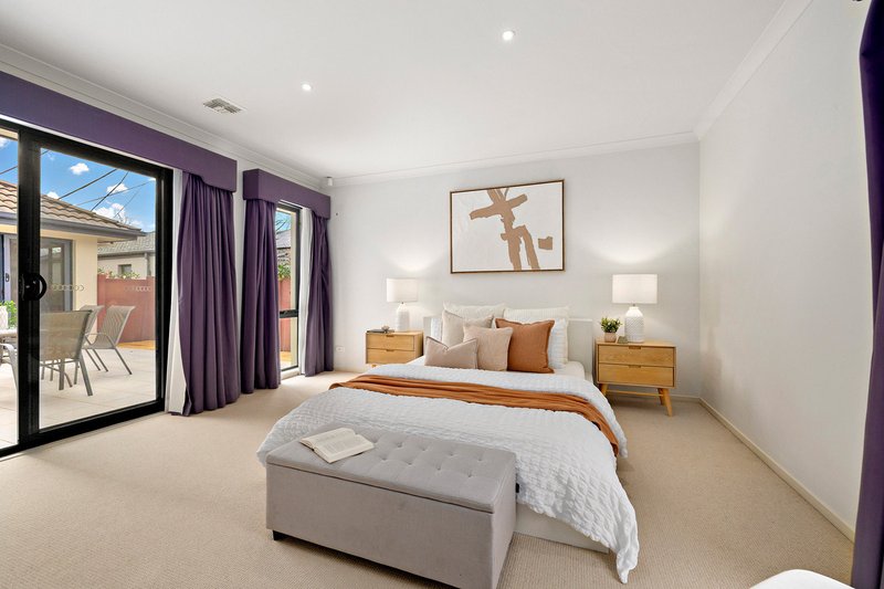Photo - 19 Gormanston Crescent, Deakin ACT 2600 - Image 11