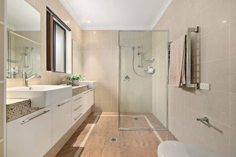 Photo - 19 Gormanston Crescent, Deakin ACT 2600 - Image 12