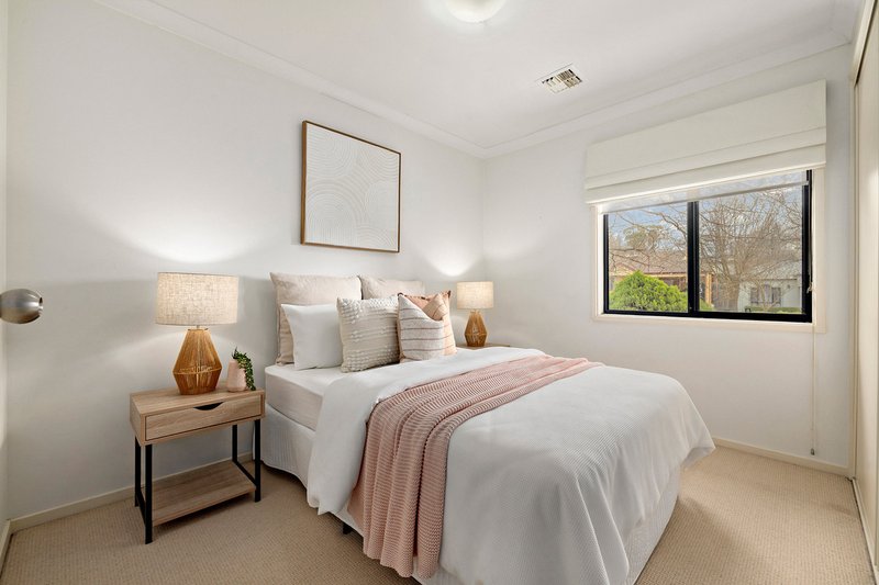 Photo - 19 Gormanston Crescent, Deakin ACT 2600 - Image 14