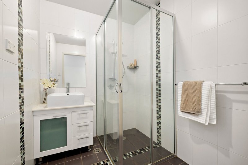Photo - 19 Gormanston Crescent, Deakin ACT 2600 - Image 17