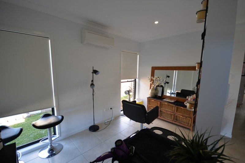 Photo - 19 Grace Crescent, Narangba QLD 4504 - Image 7