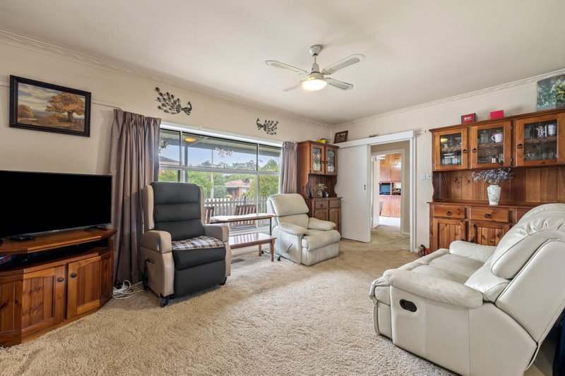 Photo - 19 Gracehill Avenue, Burwood VIC 3125 - Image 5