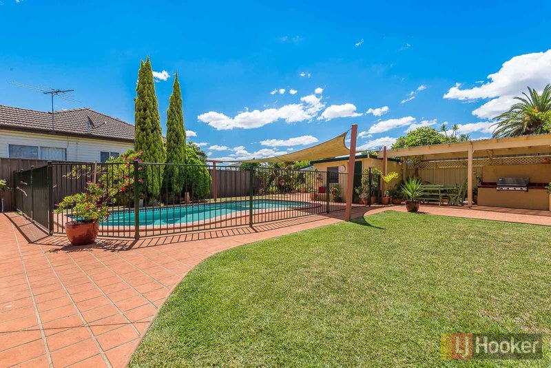 Photo - 19 Graham Avenue, Casula NSW 2170 - Image 7