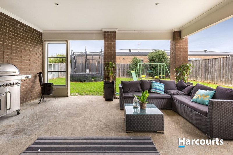 Photo - 19 Grand Manor Drive, Berwick VIC 3806 - Image 13