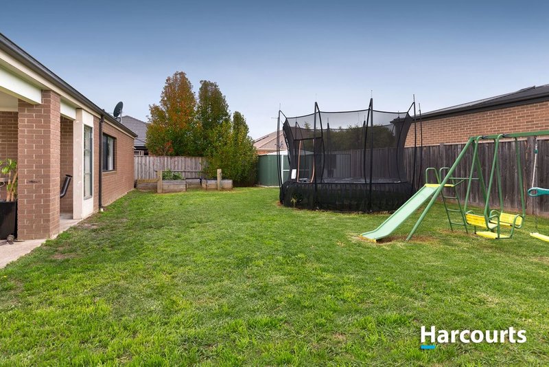 Photo - 19 Grand Manor Drive, Berwick VIC 3806 - Image 14