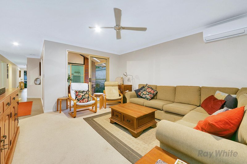 Photo - 19 Greenlaw Place, Eight Mile Plains QLD 4113 - Image 4