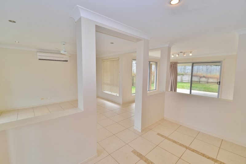 Photo - 19 Greenview Avenue, Beerwah QLD 4519 - Image 2