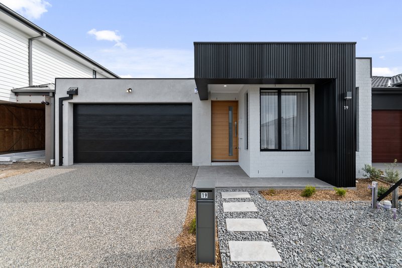 19 Greenwood Road, Donnybrook VIC 3064