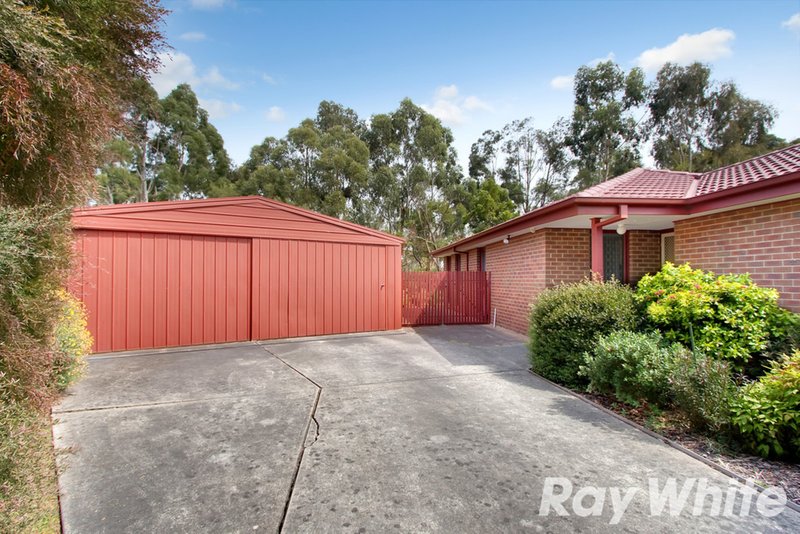 Photo - 19 Gullquist Way, Pakenham VIC 3810 - Image 2